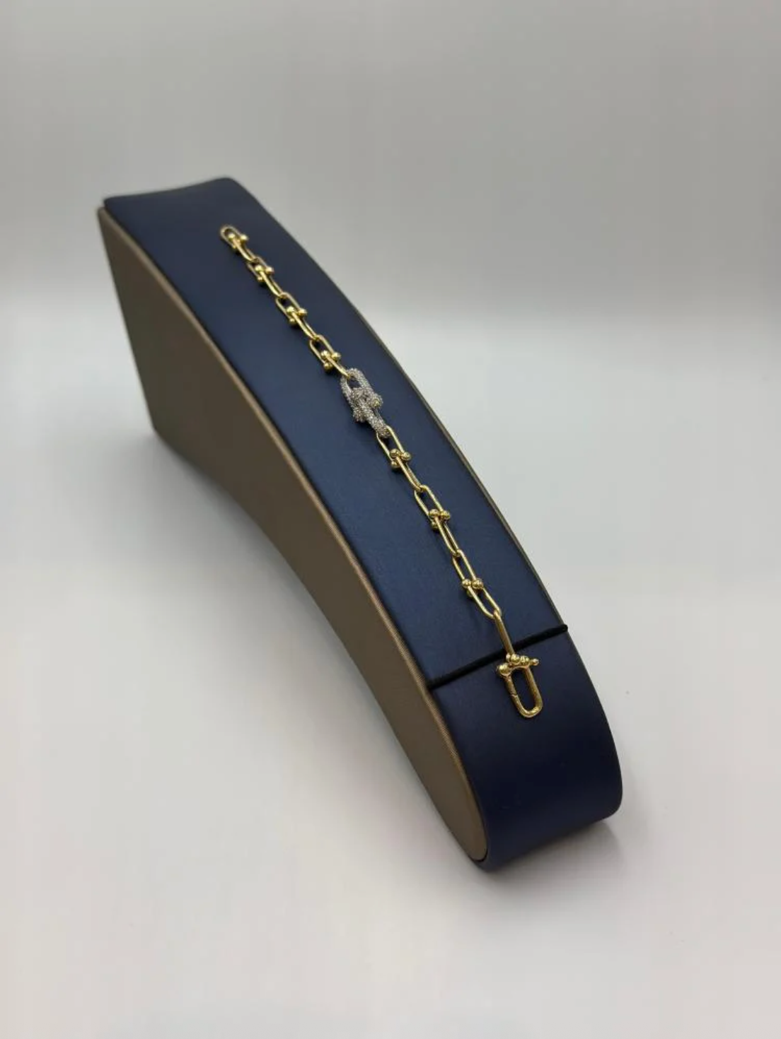 Tiffany HardWear Medium Link Bracelet in Yellow Gold with Diamonds