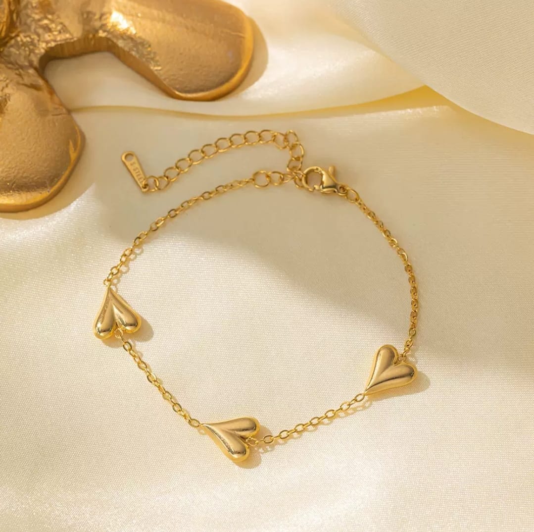 Stainless Steel Vintage Golden Heart Bracelet For Women