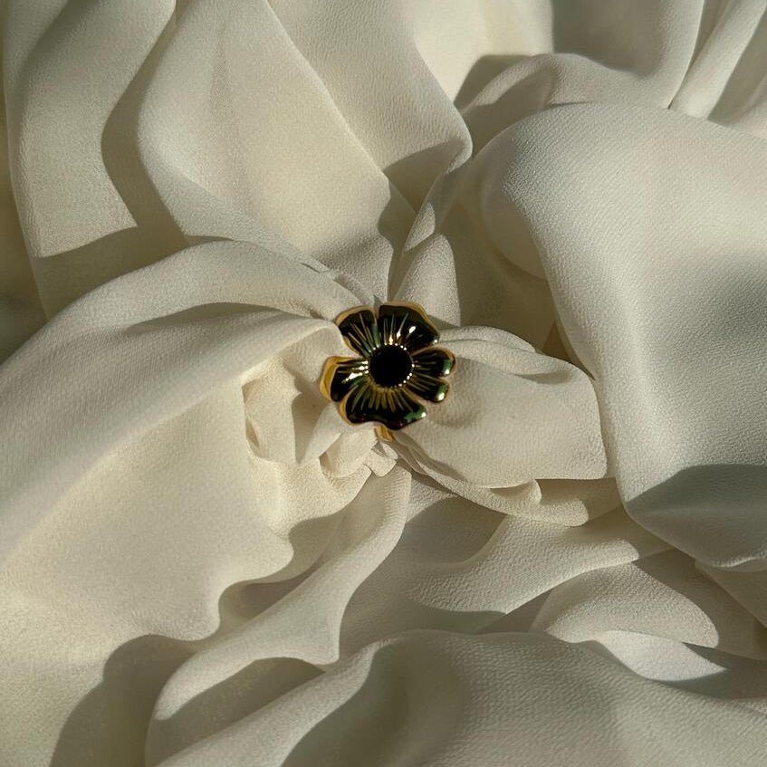 Noir Flower Ring